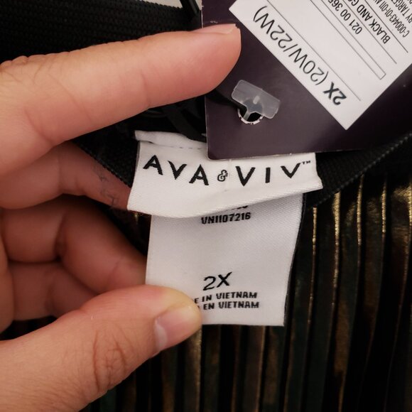 Ava & Viv Gold Black Color Shiny Silky Pleated Short Skirt Plus Size 2X - Picture 3 of 11